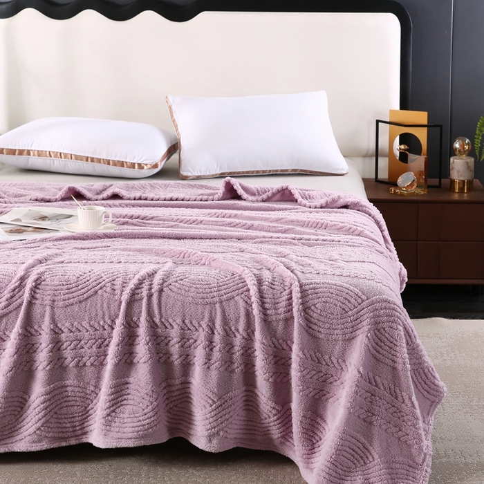 91家纺网 家纺一手货源 找家纺 巴木赫 2024新款8字塔芙绒毯子毛毯 紫色