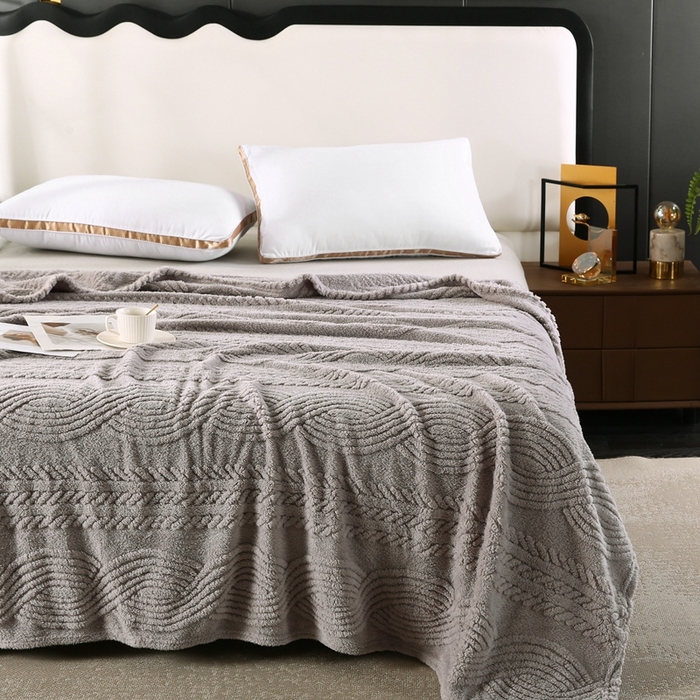 91家纺网 家纺一手货源 找家纺 巴木赫 2024新款8字塔芙绒毯子毛毯 银灰