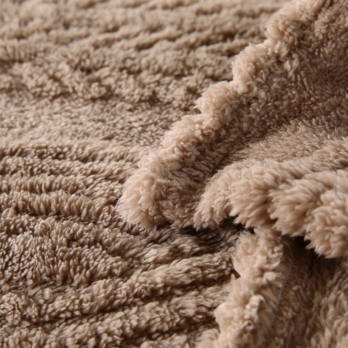 91家纺网 家纺一手货源 找家纺 巴木赫 2024新款8字塔芙绒毯子毛毯 咖啡