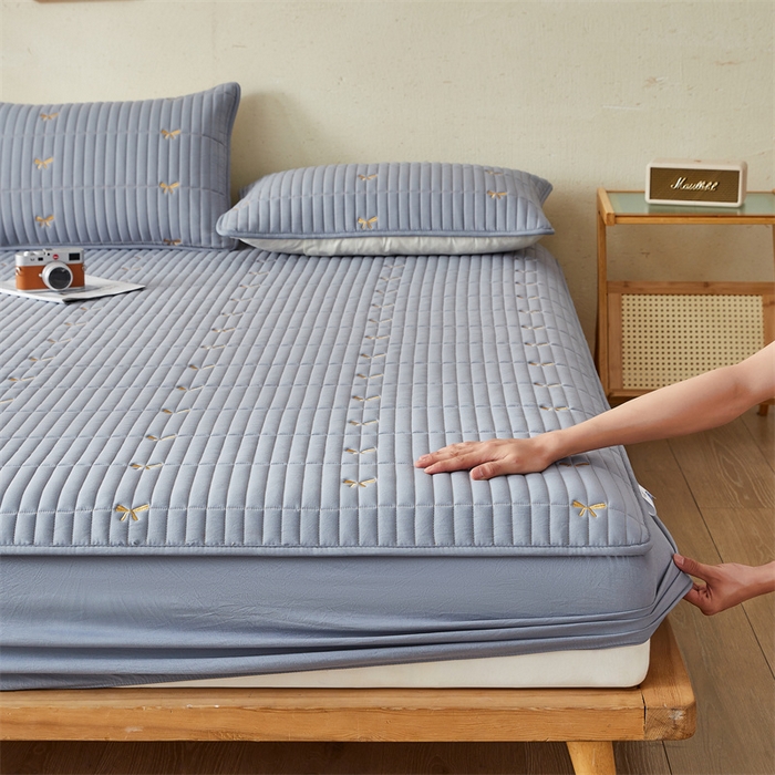 91家纺网 家纺一手货源 找家纺 叠派家纺 2024新款水洗棉刺绣夹棉床笠 蝴蝶结-蓝灰