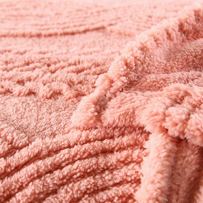 91家纺网 家纺一手货源 找家纺 巴木赫 2024新款8字塔芙绒毯子毛毯 玉粉