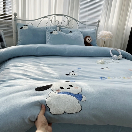 逸林家纺《原希尔顿逸林》 2024新款牛奶绒毛巾绣四件套加厚立体卡通牛奶绒四件套 小奶狗-蓝