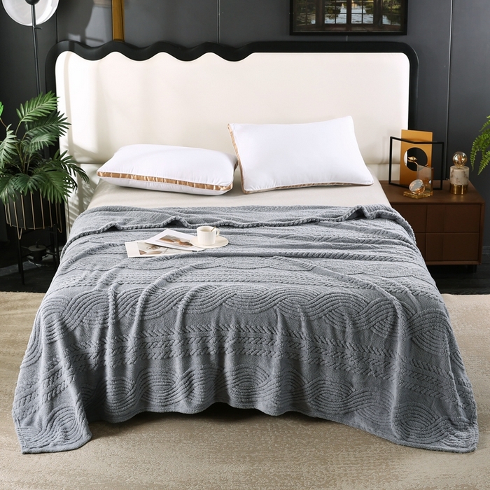 91家纺网 家纺一手货源 找家纺 巴木赫 2024新款8字塔芙绒毯子毛毯 雾蓝