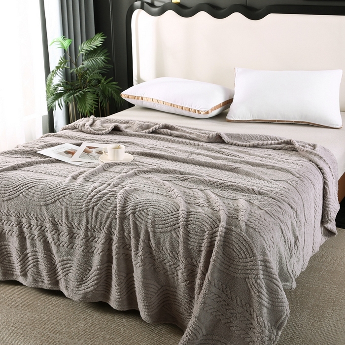 91家纺网 家纺一手货源 找家纺 巴木赫 2024新款8字塔芙绒毯子毛毯 银灰