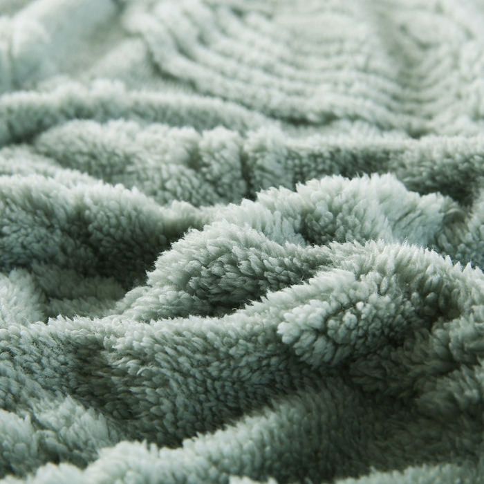 91家纺网 家纺一手货源 找家纺 巴木赫 2024新款8字塔芙绒毯子毛毯 湖绿