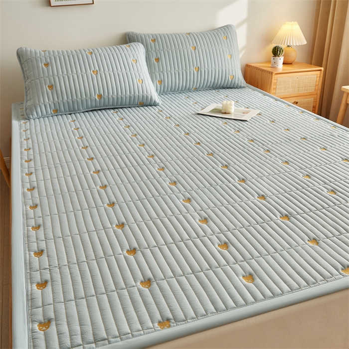 91家纺网 家纺一手货源 找家纺 叠派家纺 2024新款水洗棉刺绣床护垫 小熊-浅蓝