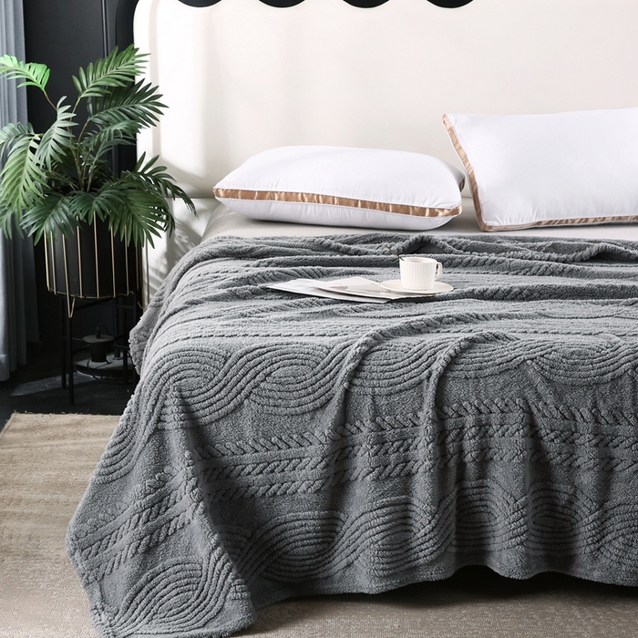 91家纺网 家纺一手货源 找家纺 巴木赫 2024新款8字塔芙绒毯子毛毯 深灰