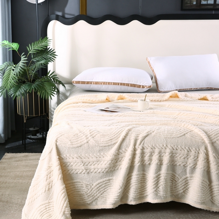 91家纺网 家纺一手货源 找家纺 巴木赫 2024新款8字塔芙绒毯子毛毯 米白