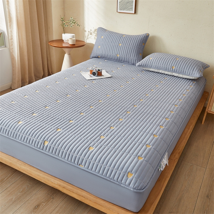 91家纺网 家纺一手货源 找家纺 叠派家纺 2024新款水洗棉刺绣夹棉床笠 小熊-蓝灰