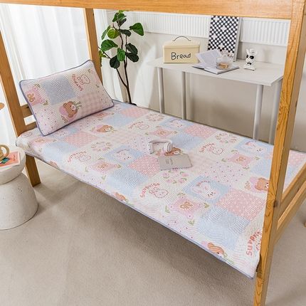 91家纺网 家纺一手货源 找家纺 （总）莎果家纺 2024新款学生款双面纯棉印花款高温砂洗床盖三件套