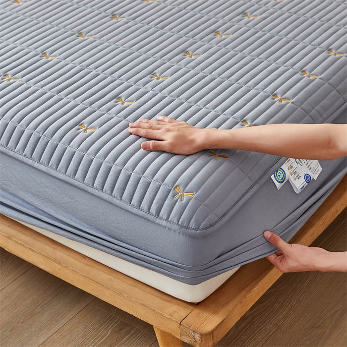 91家纺网 家纺一手货源 找家纺 叠派家纺 2024新款水洗棉刺绣夹棉床笠 蝴蝶结-蓝灰