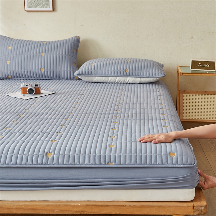 91家纺网 家纺一手货源 找家纺 叠派家纺 2024新款水洗棉刺绣夹棉床笠 小熊-蓝灰