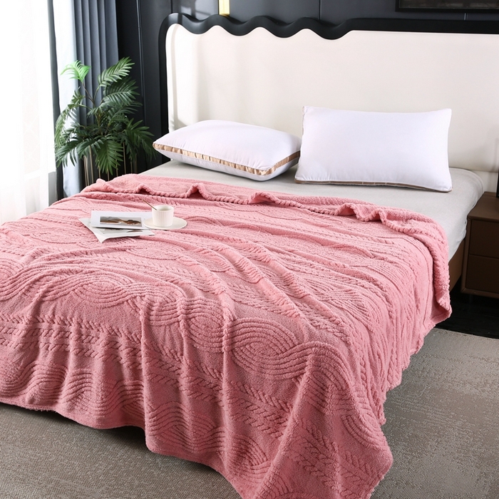 91家纺网 家纺一手货源 找家纺 巴木赫 2024新款8字塔芙绒毯子毛毯 豆沙