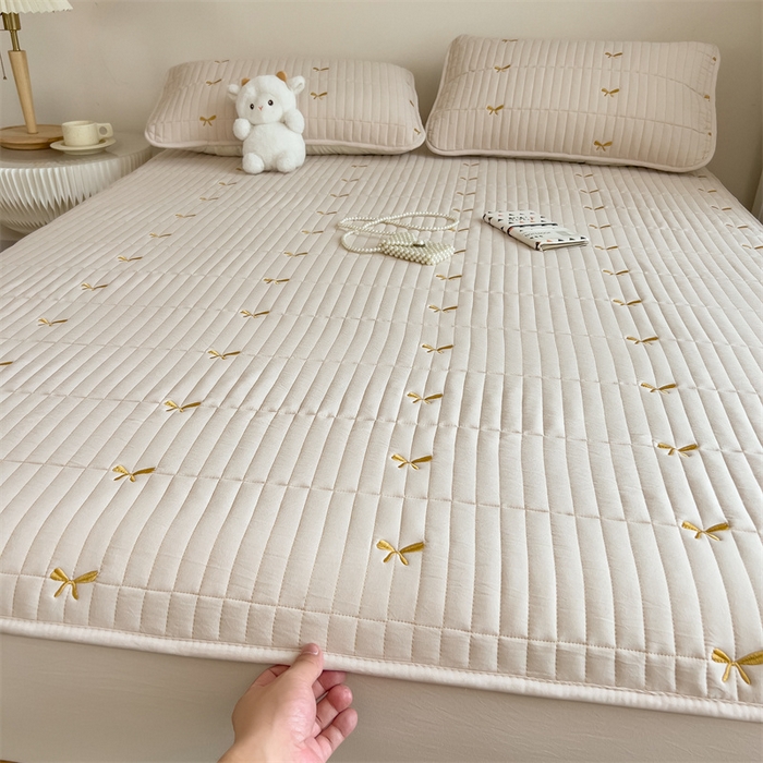 91家纺网 家纺一手货源 找家纺 叠派家纺 2024新款水洗棉刺绣夹棉床笠 蝴蝶结-卡其