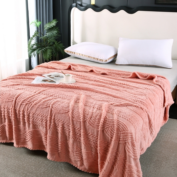 91家纺网 家纺一手货源 找家纺 巴木赫 2024新款8字塔芙绒毯子毛毯 玉粉