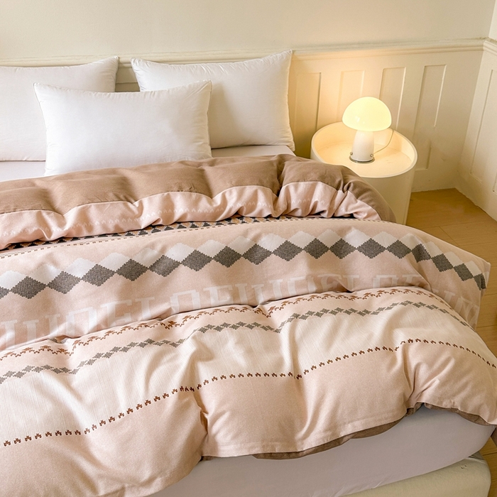 91家纺网 家纺一手货源 找家纺 2025新款加厚生态磨毛单被套 卡蜜拉