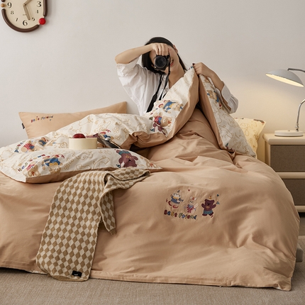 91家纺网 家纺一手货源 找家纺 2024新款爆品全棉纯棉印花刺绣单被套卡通被罩单品 动物派对