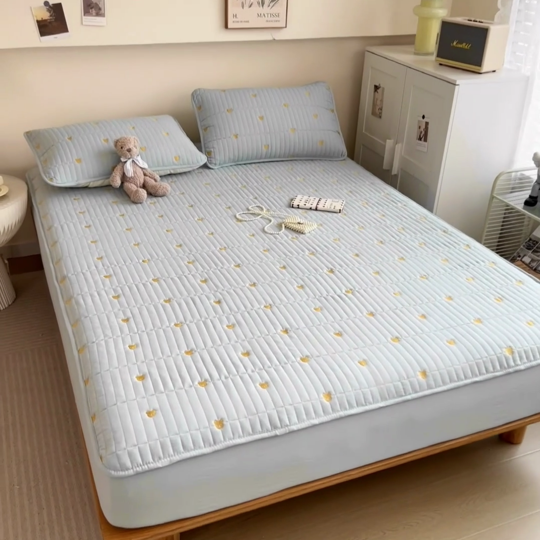 91家纺网 家纺一手货源 找家纺 叠派家纺 2024新款水洗棉刺绣夹棉床笠 蝴蝶结-浅蓝