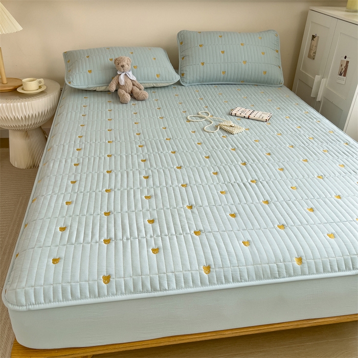 91家纺网 家纺一手货源 找家纺 叠派家纺 2024新款水洗棉刺绣夹棉床笠 小熊-浅蓝