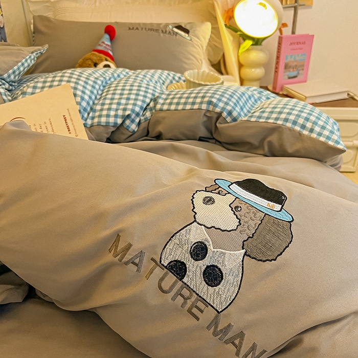 91家纺网 家纺一手货源 找家纺 眠帛 2024新款A类学生三件套小清新绣花绅士狗系列水洗棉床上用品四件套 绅士狗-浅灰
