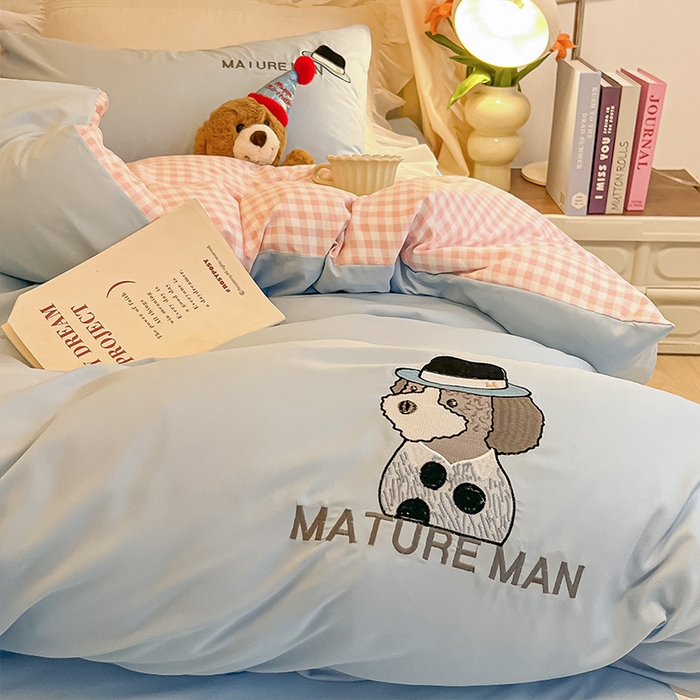 91家纺网 家纺一手货源 找家纺 眠帛 2024新款A类学生三件套小清新绣花绅士狗系列水洗棉床上用品四件套 绅士狗-天空蓝