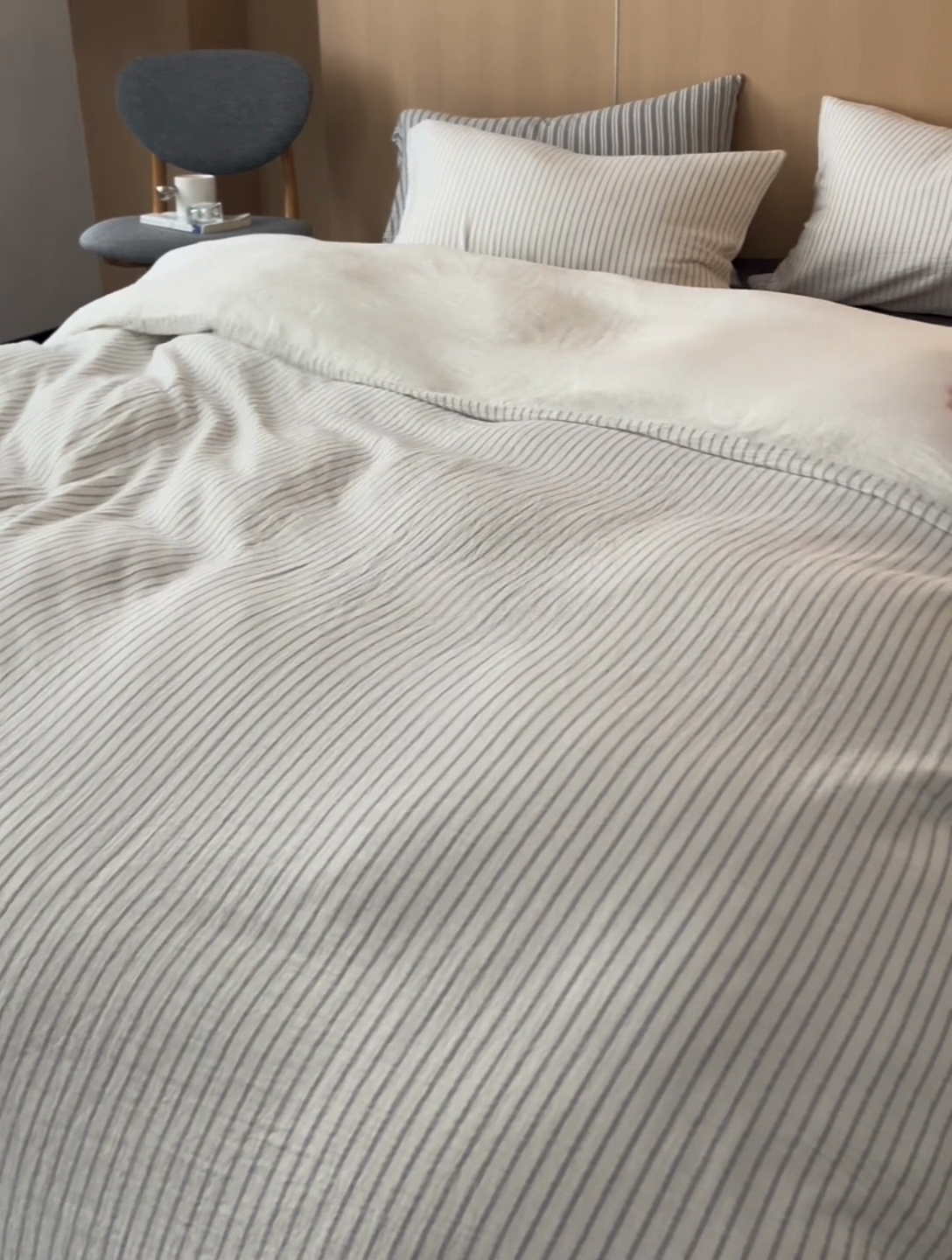 91家纺网 家纺一手货源 找家纺 2025新品尚美色织条纹绉纱系列--尚美细条系列 尚美-银灰细条