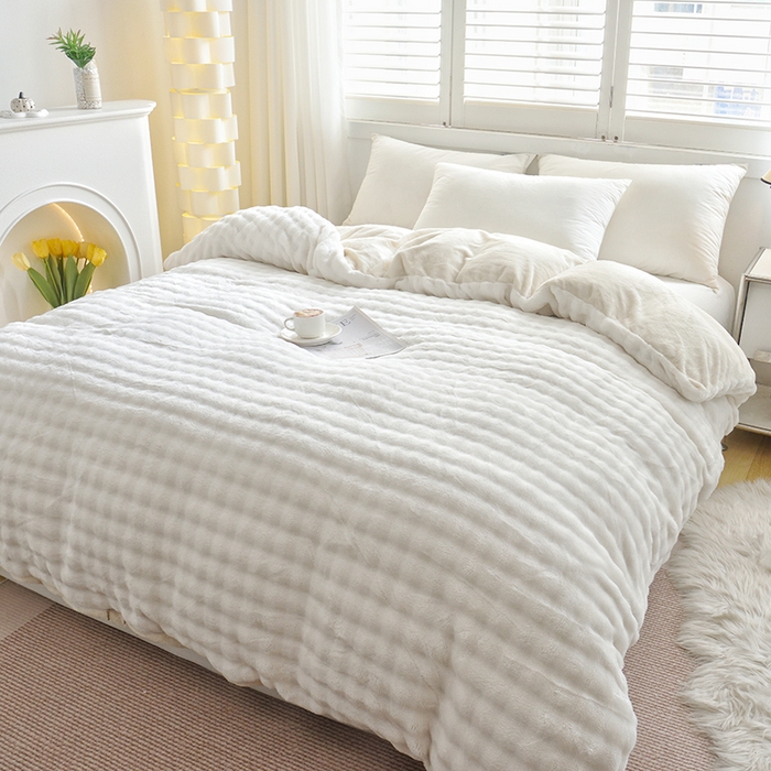 91家纺网 家纺一手货源 找家纺 启优家纺 2024新款简约兔兔绒活性印染单被套 奶白色