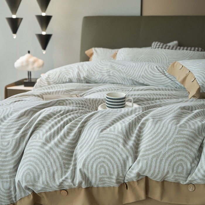 91家纺网 家纺一手货源 找家纺 沐白家居 2025新款全棉生态磨毛印花四件套-纽扣工艺款 维诺-灰