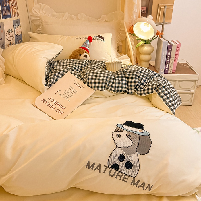 91家纺网 家纺一手货源 找家纺 眠帛 2024新款A类学生三件套小清新绣花绅士狗系列水洗棉床上用品四件套 绅士狗-奶白