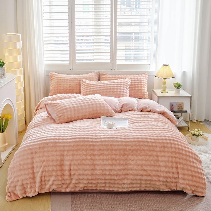 91家纺网 家纺一手货源 找家纺 启优家纺 2024新款简约兔兔绒活性印染四件套 樱花粉