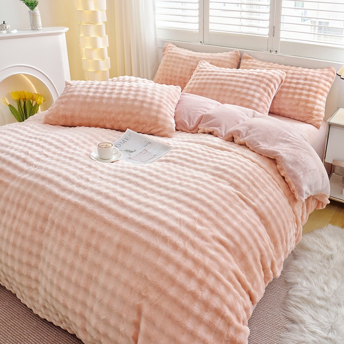 91家纺网 家纺一手货源 找家纺 启优家纺 2024新款简约兔兔绒活性印染四件套 樱花粉