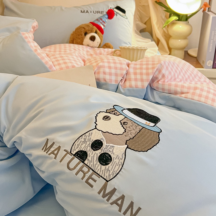 91家纺网 家纺一手货源 找家纺 眠帛 2024新款A类学生三件套小清新绣花绅士狗系列水洗棉床上用品四件套 绅士狗-天空蓝