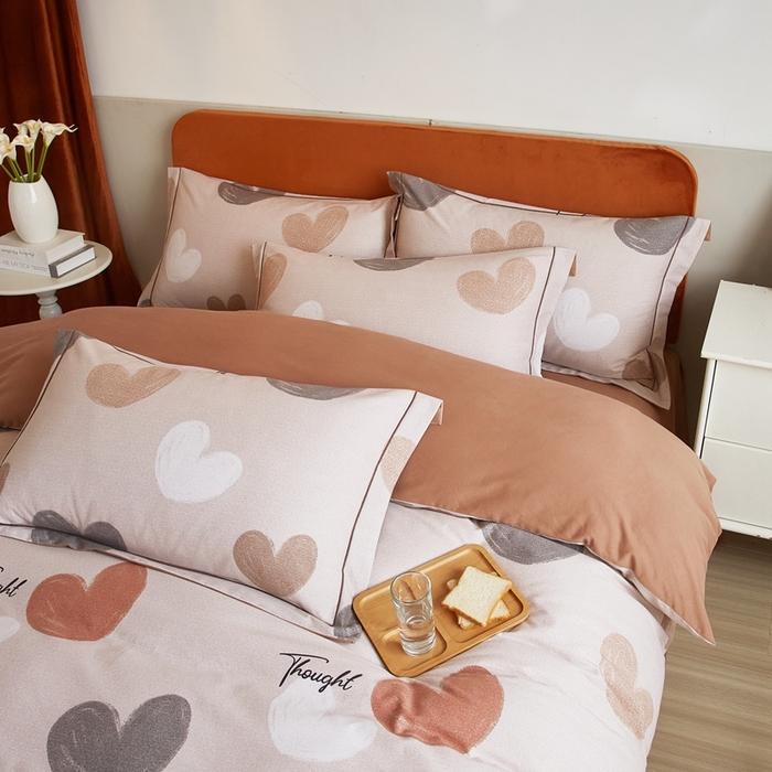 91家纺网 家纺一手货源 找家纺 2025新款全棉精梳磨毛印花四件套 缤纷爱恋