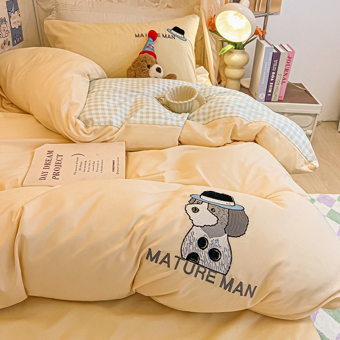 91家纺网 家纺一手货源 找家纺 眠帛 2024新款A类学生三件套小清新绣花绅士狗系列水洗棉床上用品四件套 绅士狗-奶黄