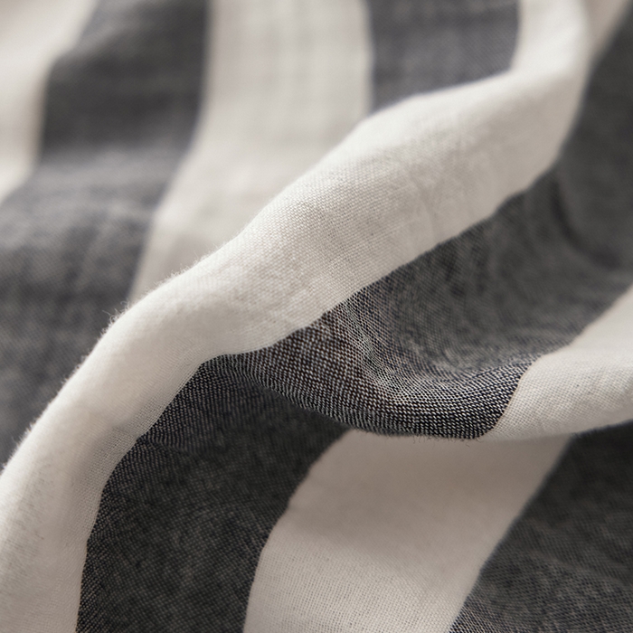 91家纺网 家纺一手货源 找家纺 2025新品尚美色织条纹绉纱系列--尚美宽条系列 尚美-黑灰宽条