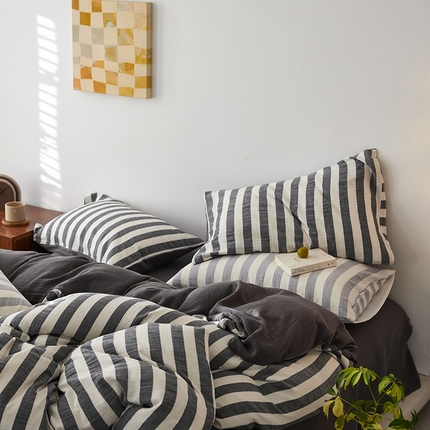 91家纺网 家纺一手货源 找家纺 2025新品尚美色织条纹绉纱系列--尚美宽条系列 尚美-黑灰宽条