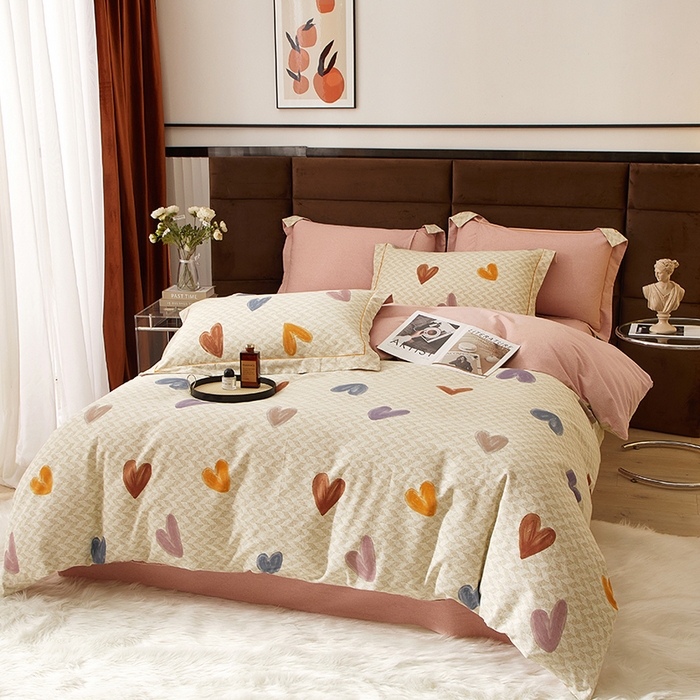 91家纺网 家纺一手货源 找家纺 2025新款全棉精梳磨毛印花四件套 爱相拥