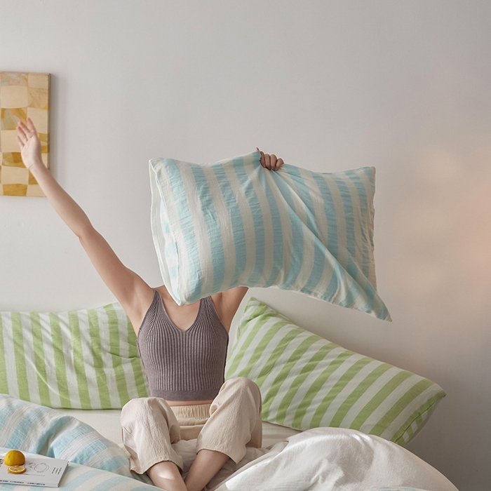 91家纺网 家纺一手货源 找家纺 2025新品尚美色织条纹绉纱系列--尚美宽条系列 尚美-天蓝宽条