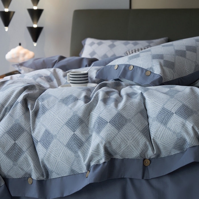 91家纺网 家纺一手货源 找家纺 沐白家居 2025新款全棉生态磨毛印花四件套-纽扣工艺款 格律时尚-蓝