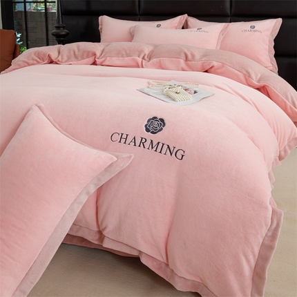 91家纺网 家纺一手货源 找家纺 （总）神州川 2024新款高克重加厚保暖牛奶绒双拼绣花四件套直播爆款