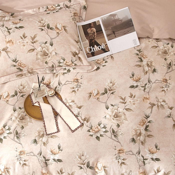 91家纺网 家纺一手货源 找家纺 2025新款全棉精梳磨毛印花四件套 陌上花开粉