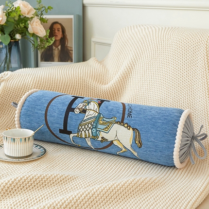 91家纺网 家纺一手货源 找家纺 （总）爱家居 2024新款雪尼尔白马糖果枕脚枕抱枕颈椎枕