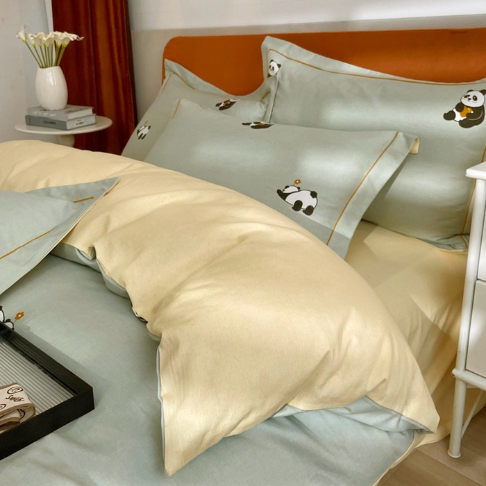 91家纺网 家纺一手货源 找家纺 2025新款全棉精梳磨毛印花四件套 爱宝乐园绿