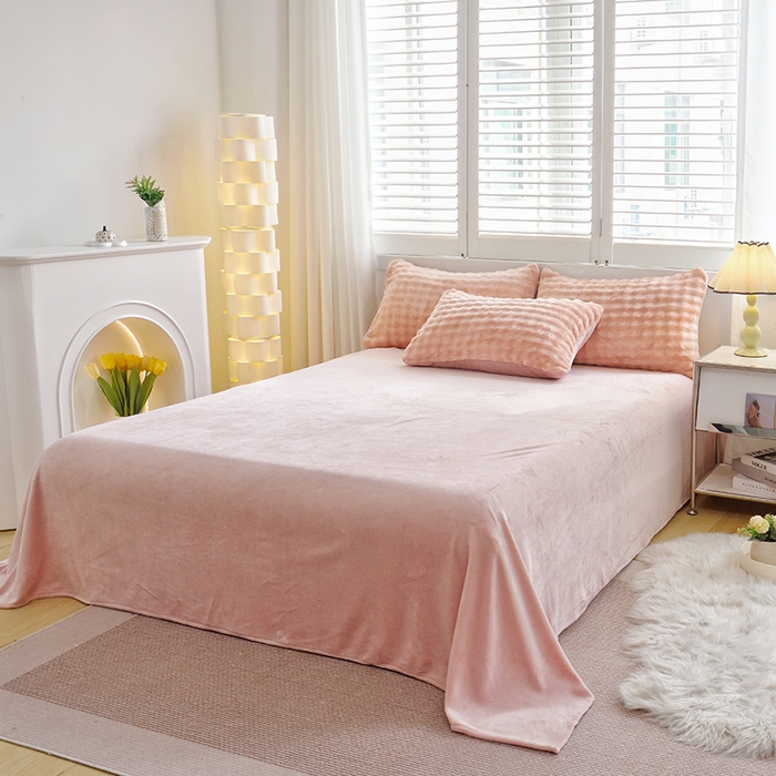 91家纺网 家纺一手货源 找家纺 启优家纺 2024新款简约兔兔绒活性印染四件套 樱花粉