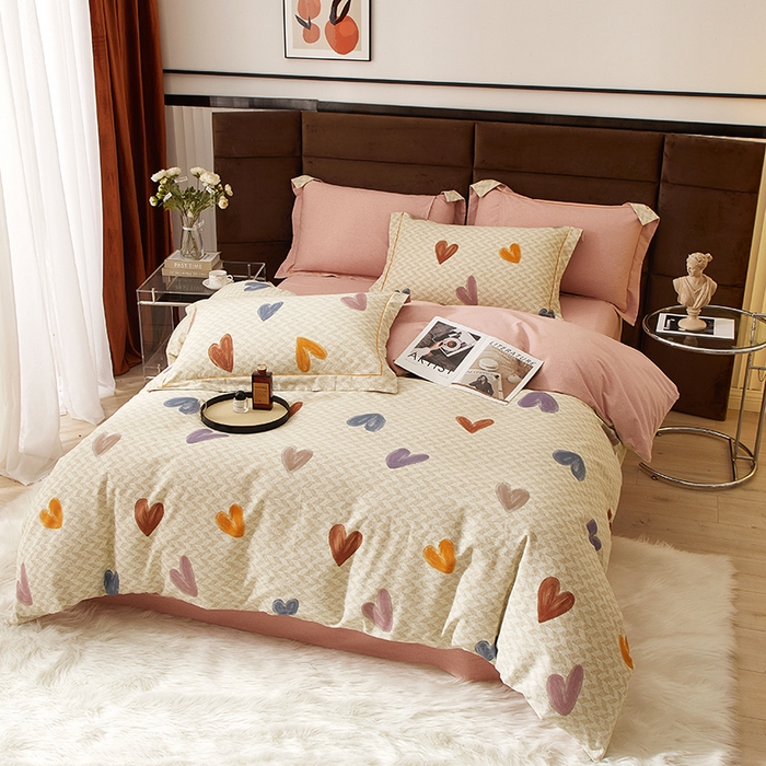 91家纺网 家纺一手货源 找家纺 2025新款全棉精梳磨毛印花四件套 爱相拥