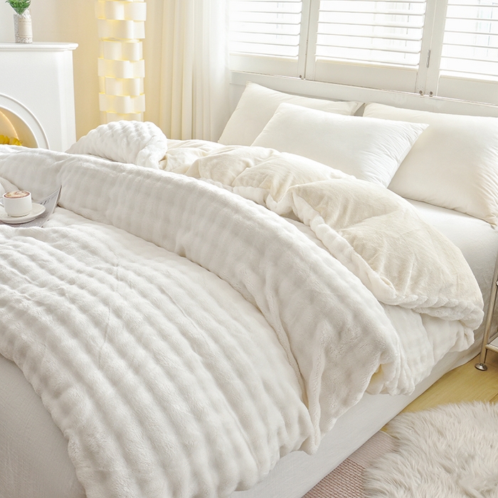 91家纺网 家纺一手货源 找家纺 启优家纺 2024新款简约兔兔绒活性印染单被套 奶白色