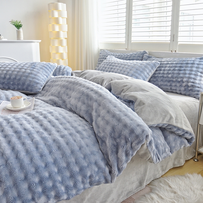 91家纺网 家纺一手货源 找家纺 启优家纺 2024新款简约兔兔绒活性印染四件套 天蓝