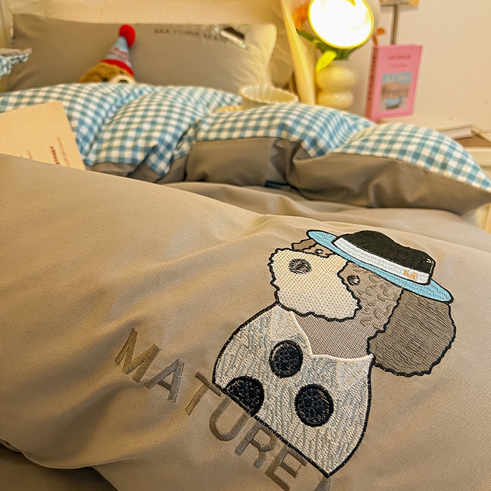 91家纺网 家纺一手货源 找家纺 眠帛 2024新款A类学生三件套小清新绣花绅士狗系列水洗棉床上用品四件套 绅士狗-浅灰
