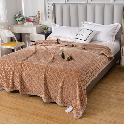 2025新款铜钱纹大有光提花毛毯保暖盖毯宽包边 驼色