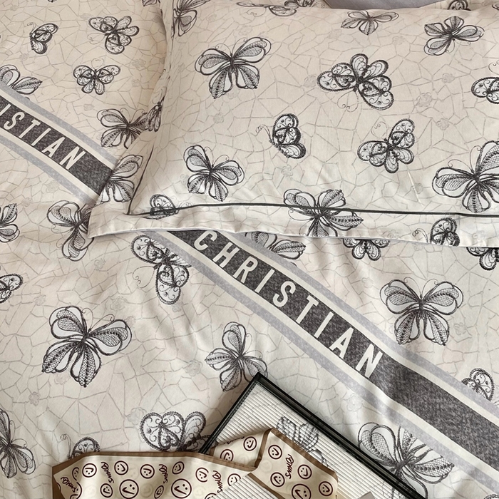 91家纺网 家纺一手货源 找家纺 2025新款全棉精梳磨毛印花四件套 淡雅华花紫